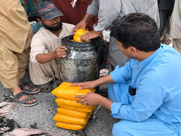 بلوچستان؛ ٹماٹروں سے لدے مزدا ٹرک سے 11کروڑ مالیت کی کرسٹل آئس برآمد