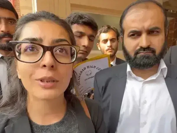 سپریم کورٹ؛ ایمان مزاری، ہادی چٹھہ کی سزا معطلی کی درخواست سماعت کیلئے مقرر