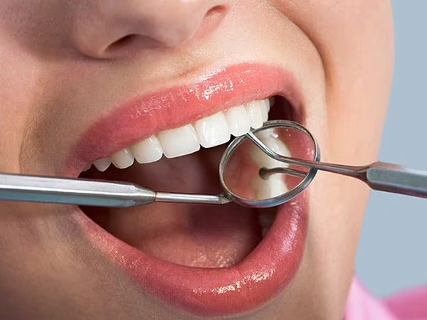 مسوڑھوں سے خون آنا کس خطرناک بیماری کی علامت ہو سکتا ہے؟