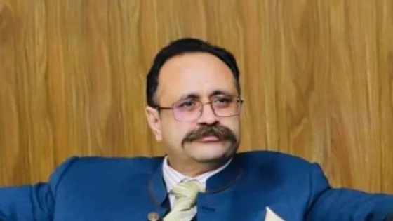 سابق وزیراعظم آزاد کشمیر سردار تنویر الیاس کے قافلے پر فائرنگ، سیکیورٹی گارڈ جاں بحق، متعدد زخمی