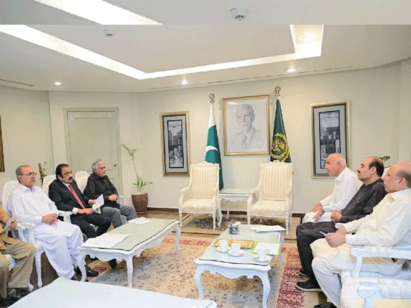 نائب وزیراعظم سے عبدالمالک بلوچ، نیشنل پارٹی کے پارلیمانی ارکان کی ملاقات،مختلف امور پر تبادلہ خیال